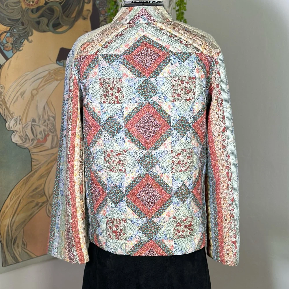 Women’s Hand Made Quilted Button Down Floral Print Jacket - Picture 7 of 7